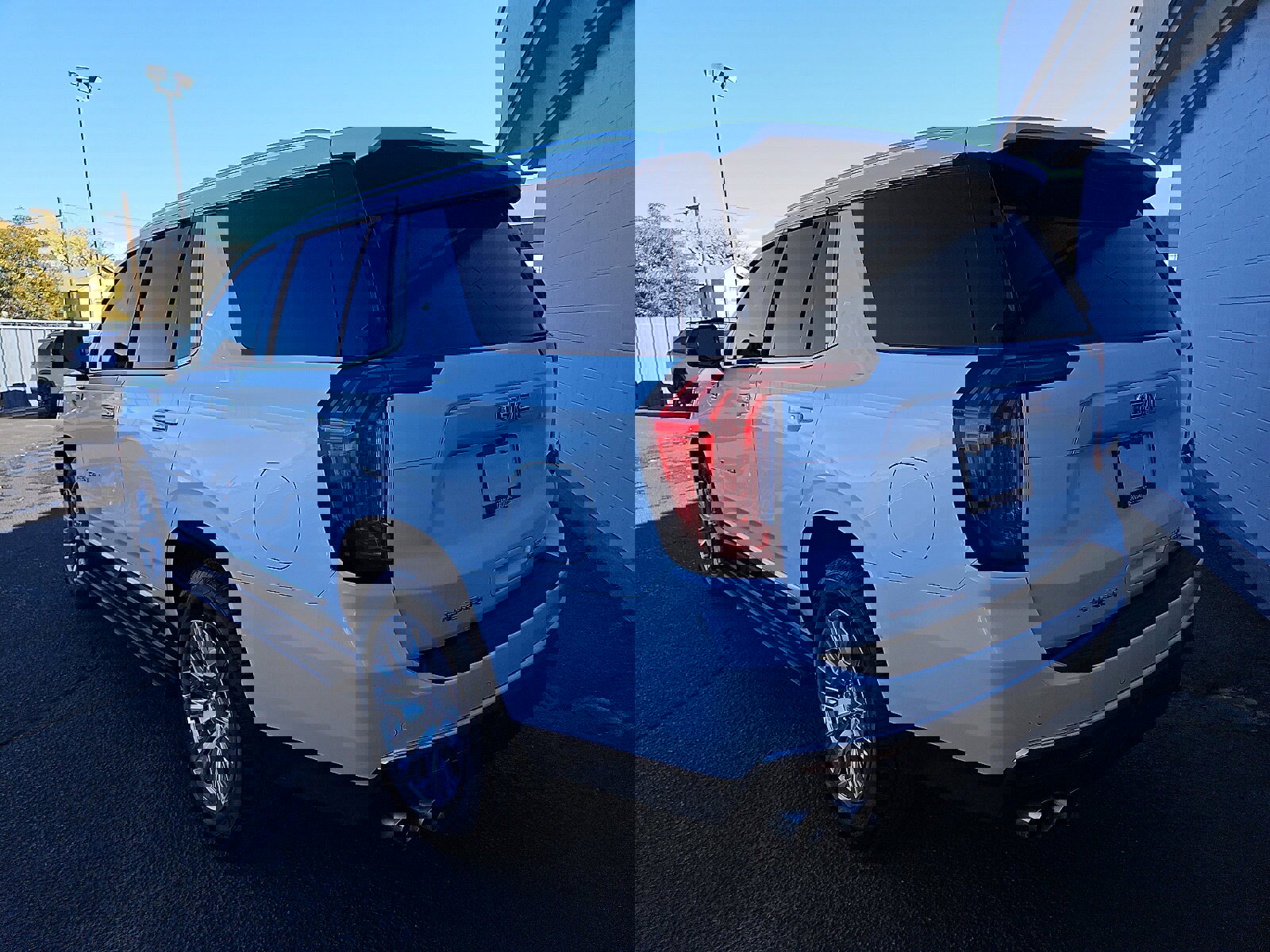 Used 2024 GMC Yukon Denali image 3