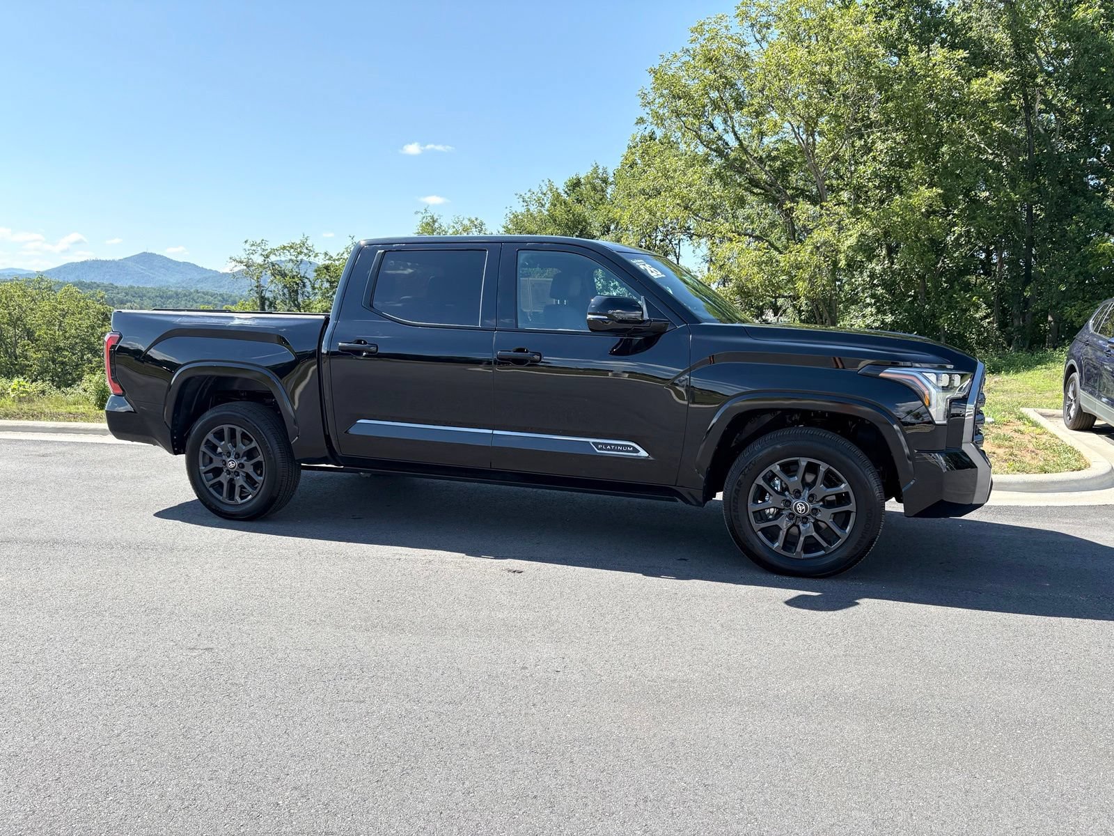 Used 2026 Toyota Tundra Platinum AWD/4WD image 7