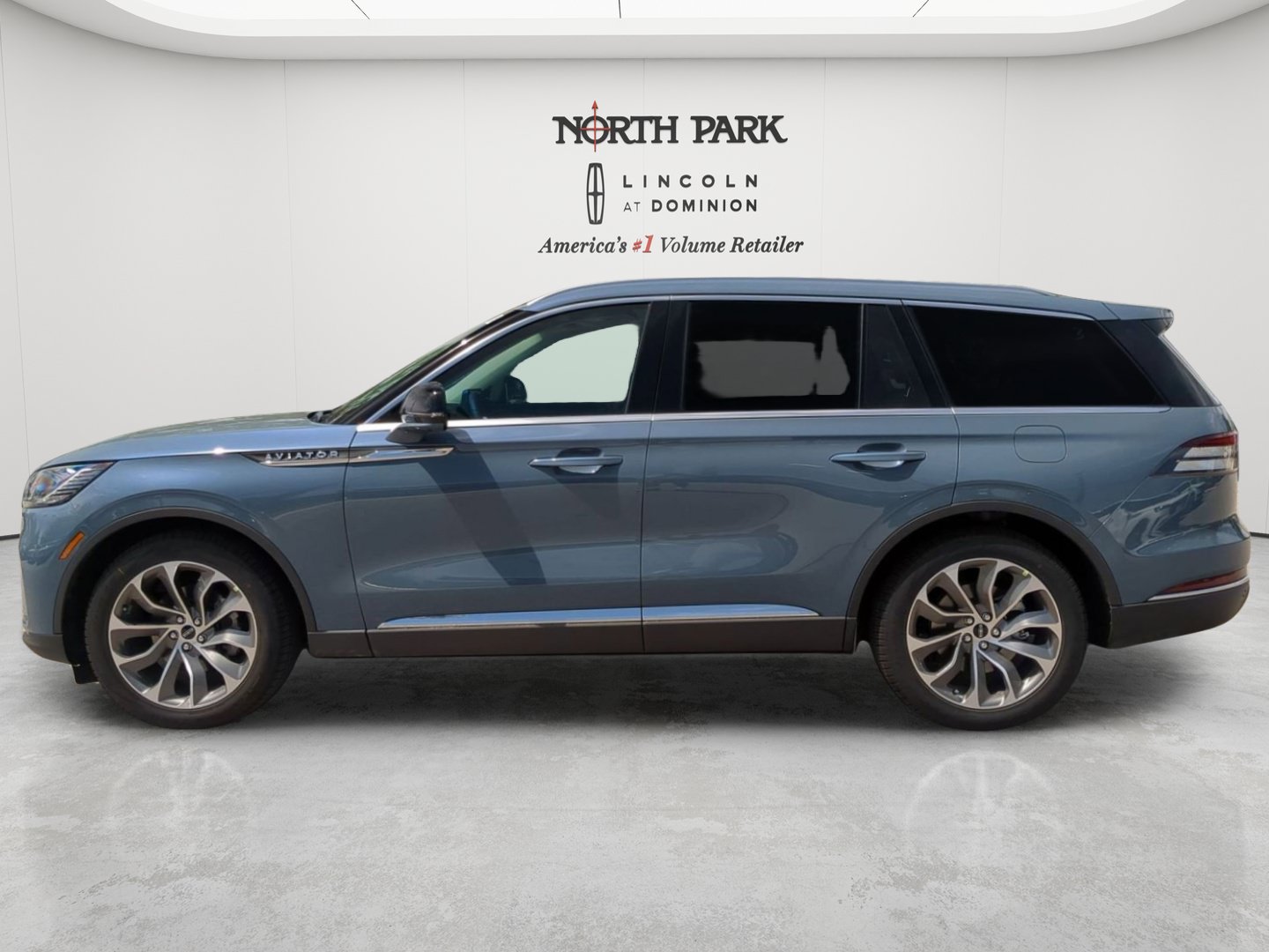 New 2026 Lincoln Aviator 2WD image 6