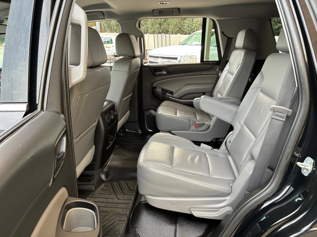 Used 2019 Chevrolet Tahoe LT w/ Luxury Package RWD image 32