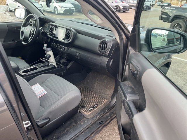 Used 2022 Toyota Tacoma SR image 17