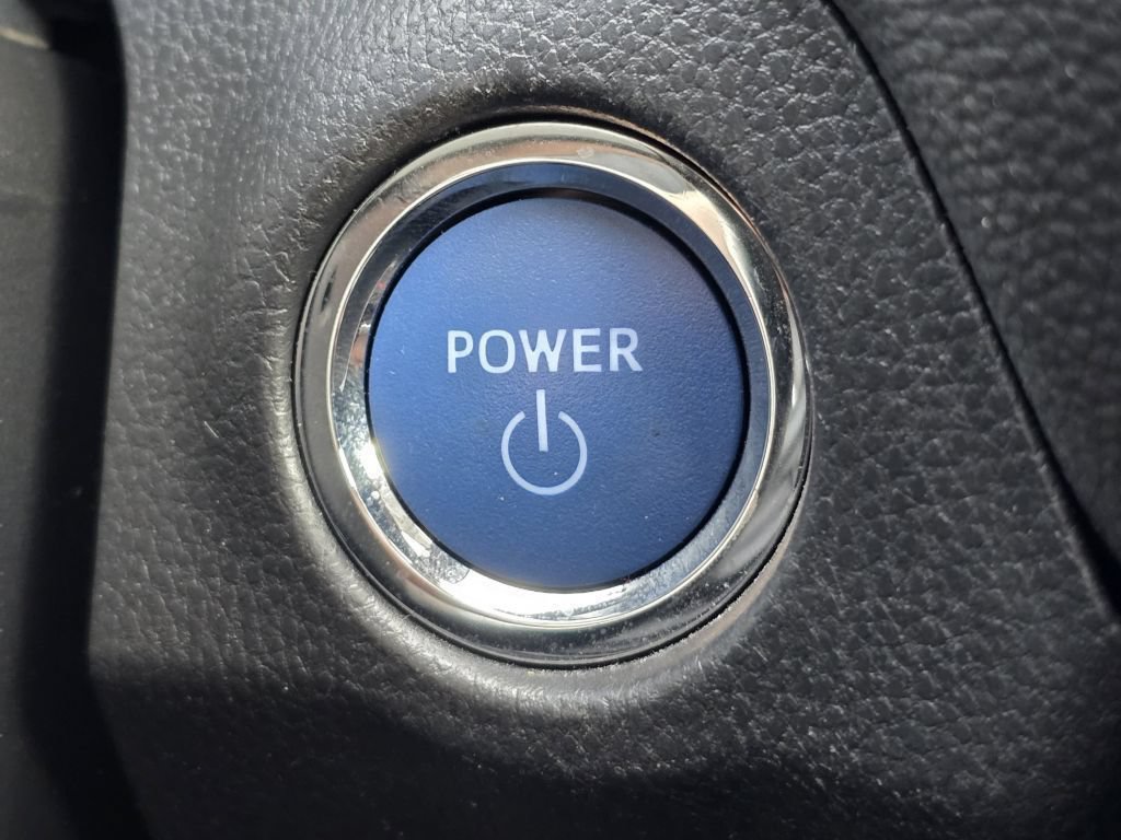 Used 2021 Toyota RAV4 XLE w/ Convenience Package AWD/4WD image 13