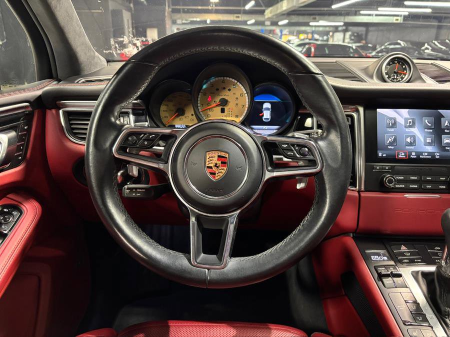 Used 2017 Porsche Macan Turbo image 15