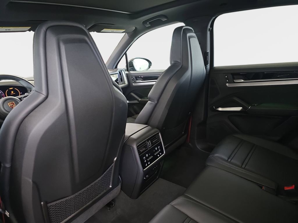 Used 2024 Porsche Cayenne S image 16