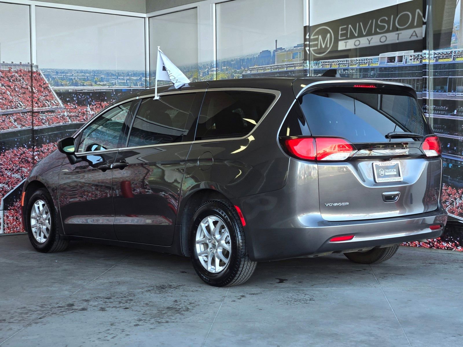 Used 2023 Chrysler Voyager LX image 6