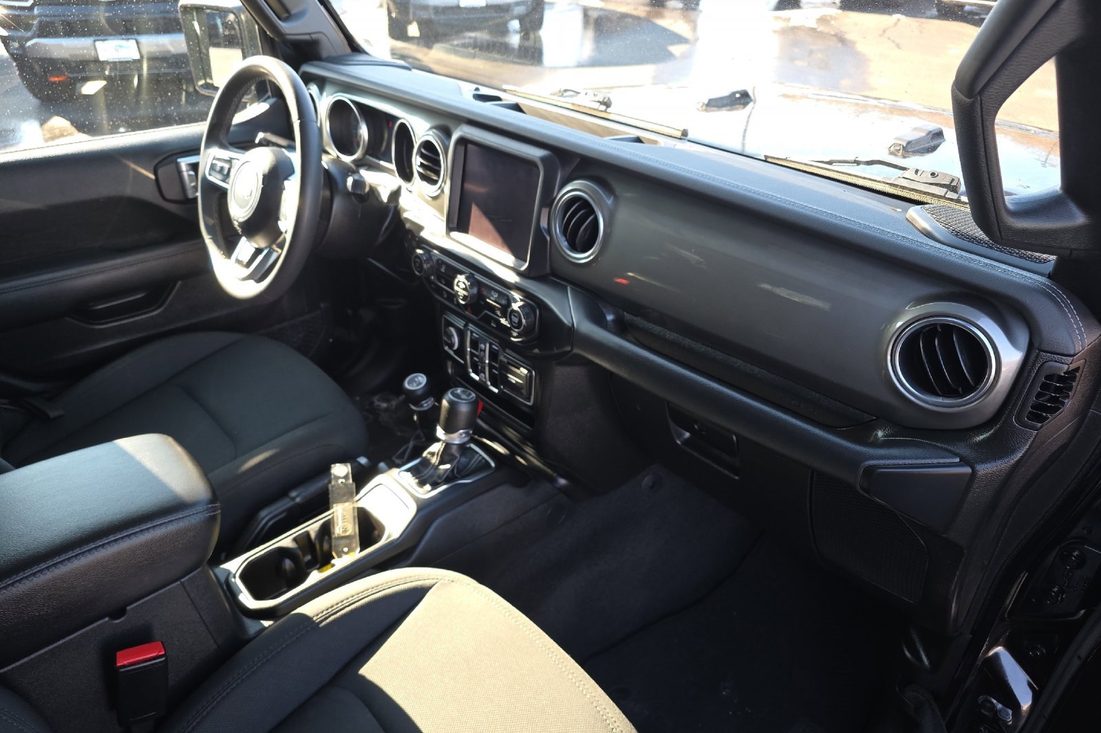 Used 2023 Jeep Wrangler Sahara image 16