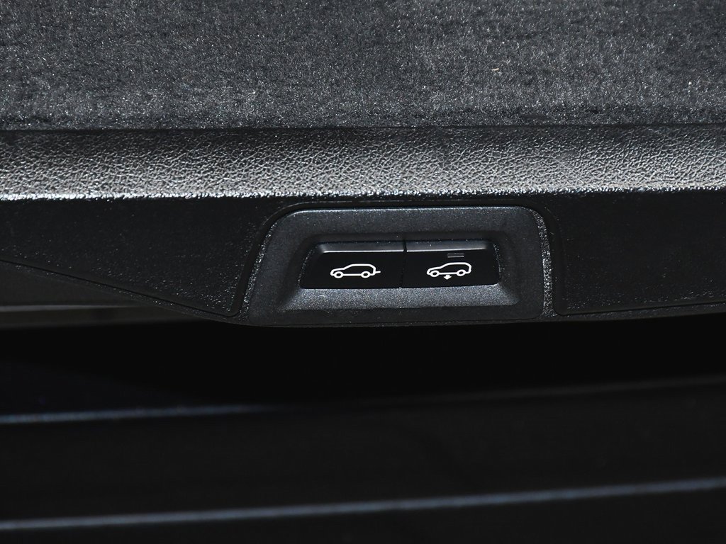 Used 2024 BMW X7 xDrive40i image 89