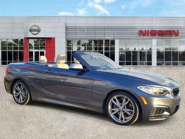 Used 2015 BMW M235i Convertible image 2