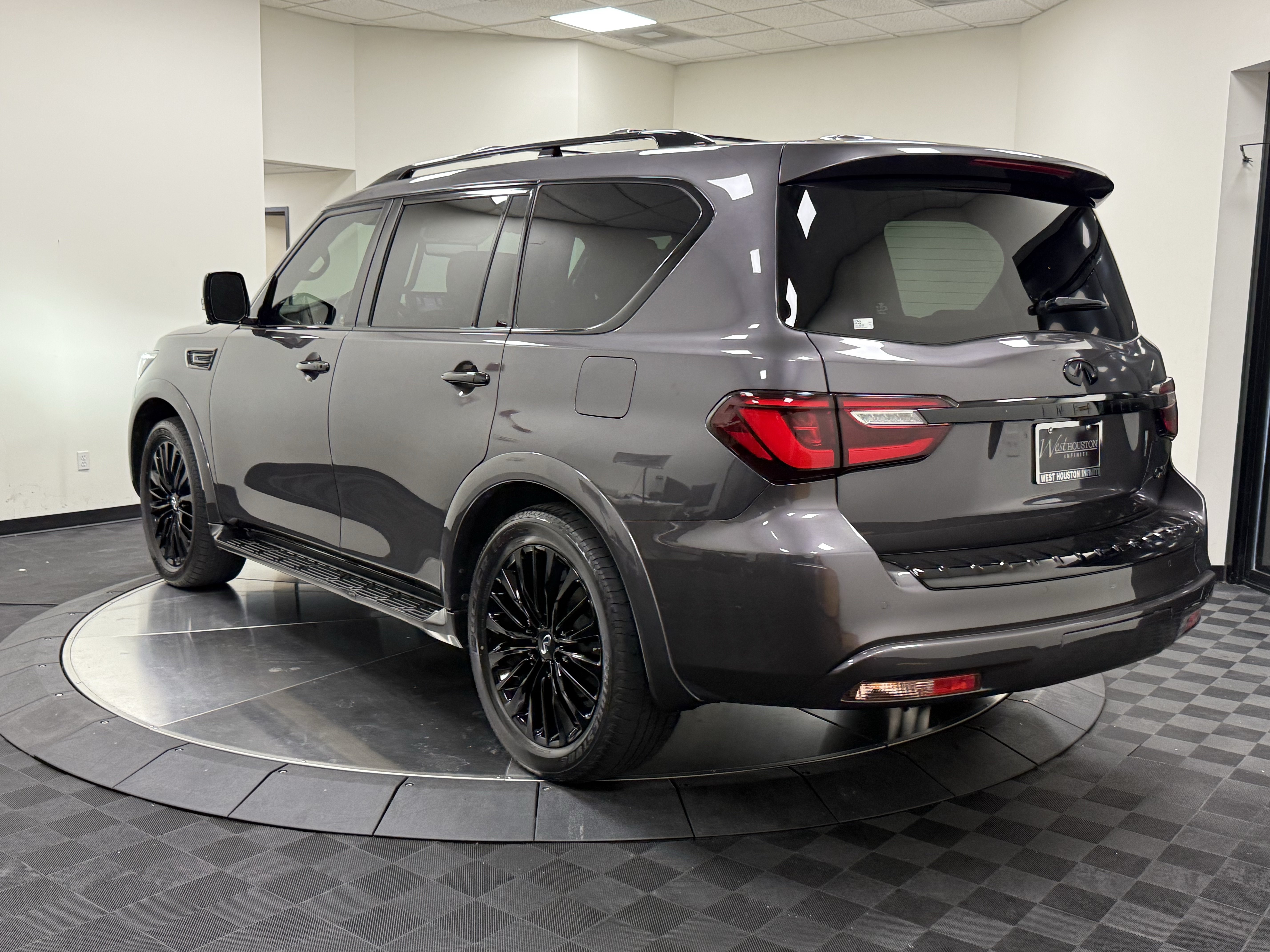 Certified 2023 INFINITI QX80 Sensory w/ Cargo Package RWD image 5