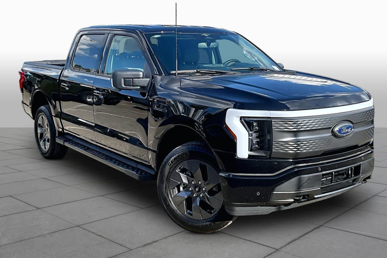 Used 2023 Ford F150 Lightning XLT w/ Equipment Group 312A High AWD/4WD image 3