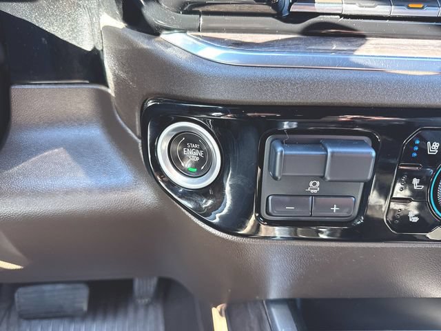 Used 2022 Chevrolet Silverado 1500 LTZ AWD/4WD image 17