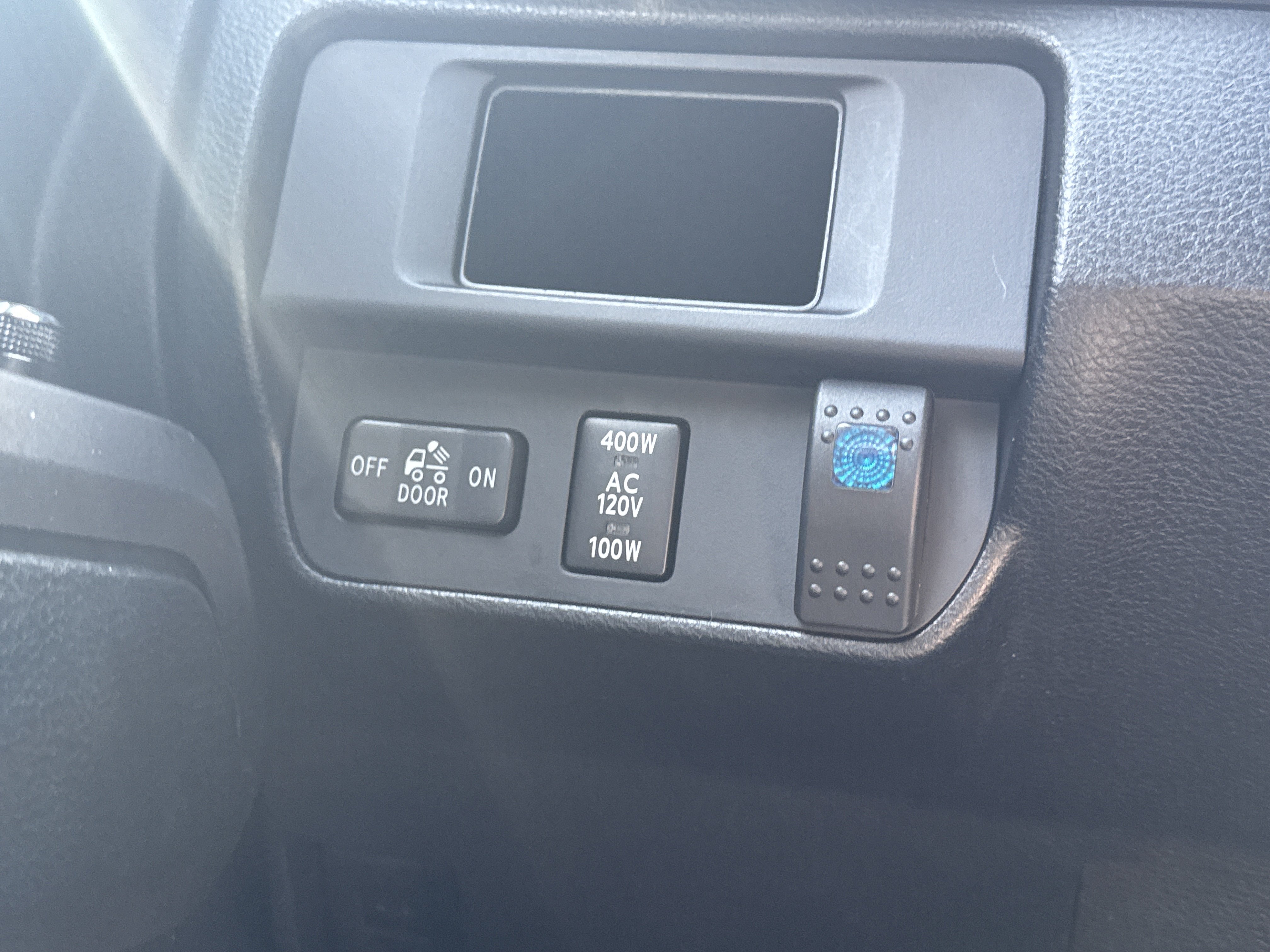 Used 2016 Toyota Tacoma TRD Off-Road w/ Towing Package AWD/4WD image 9