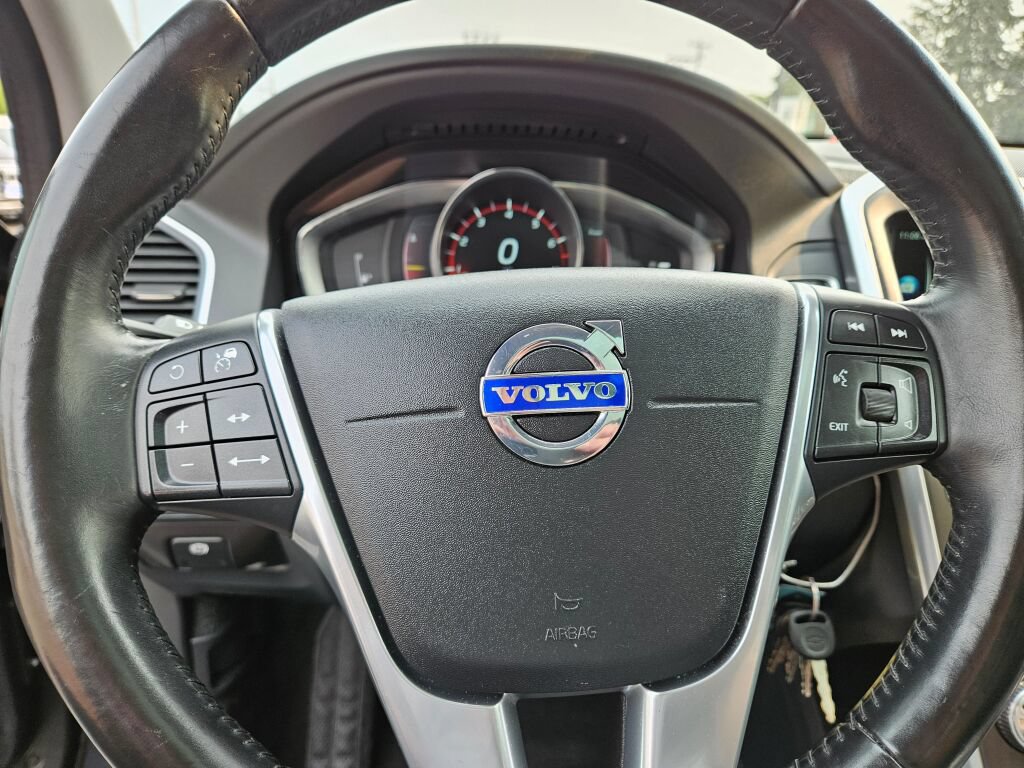Used 2016 Volvo XC60 T5 Platinum AWD/4WD image 22