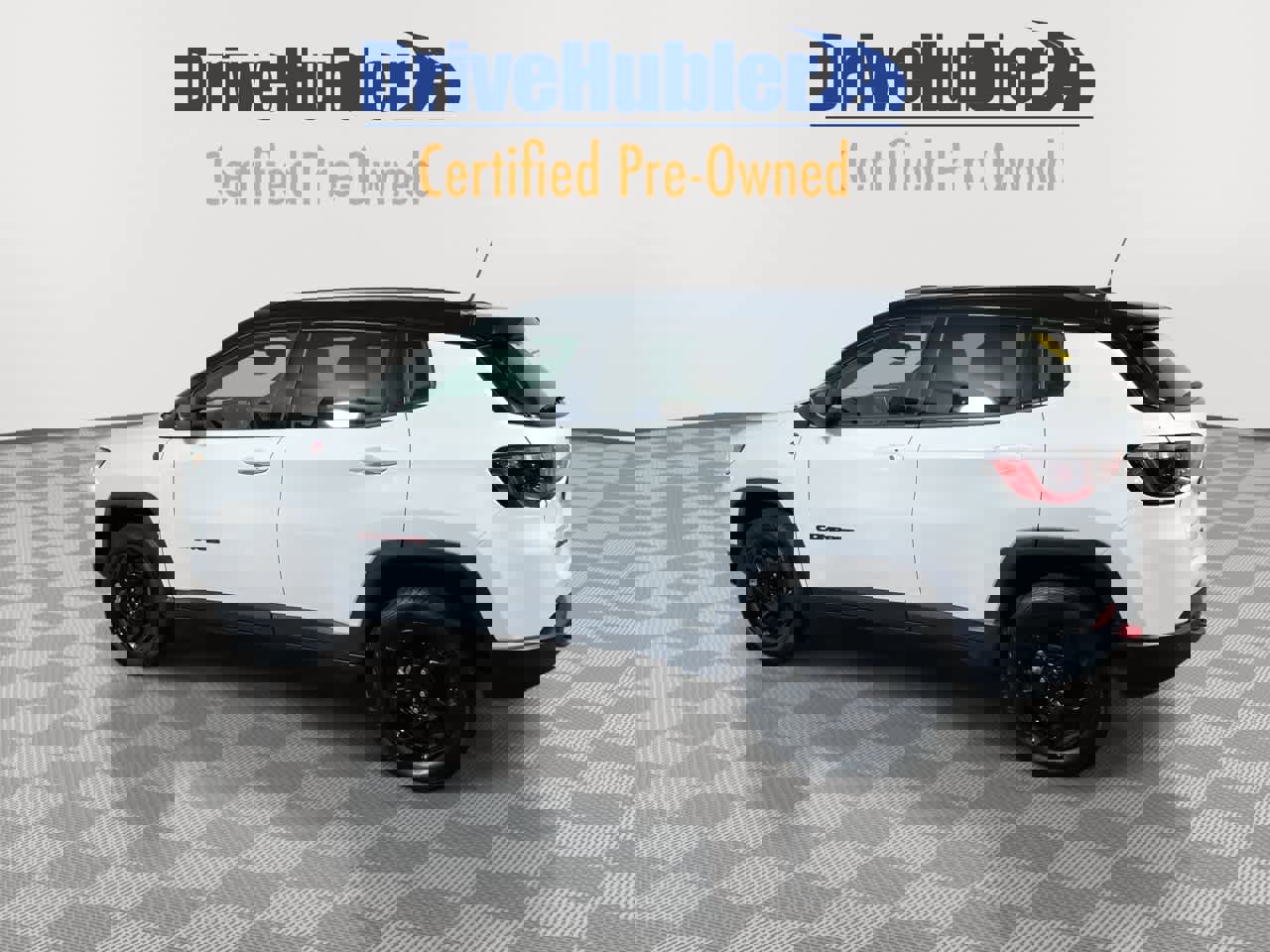 Used 2023 Jeep Compass Trailhawk image 4