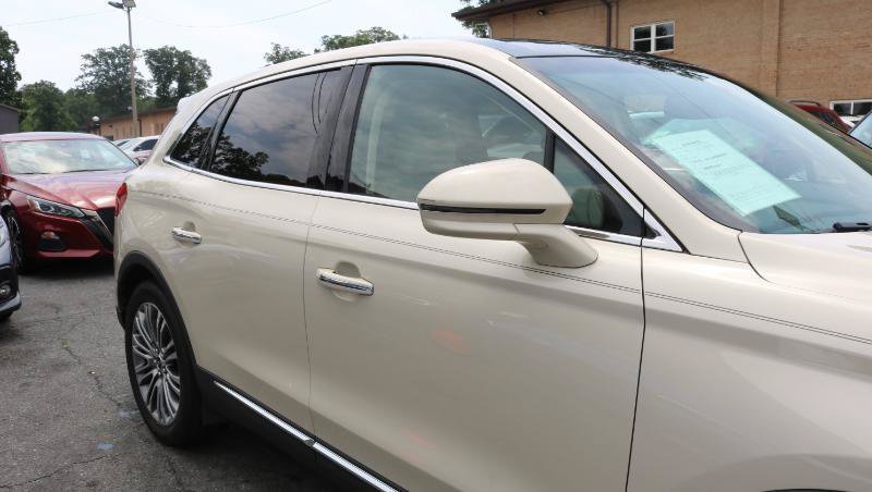 Used 2016 Lincoln MKX Reserve FWD image 3