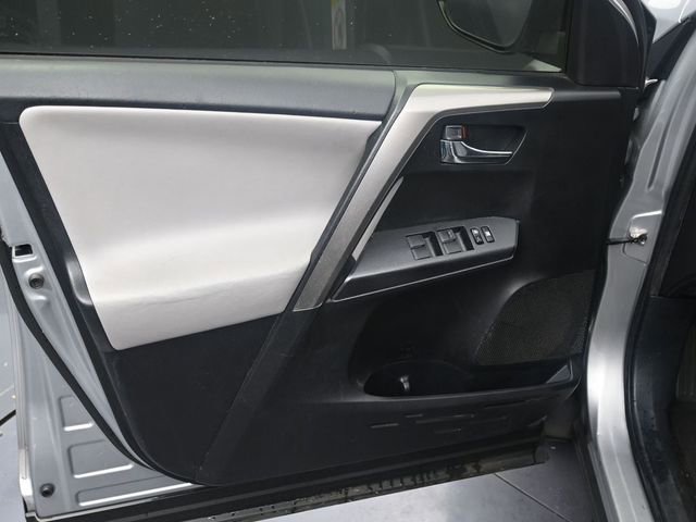 Used 2018 Toyota RAV4 XLE image 15