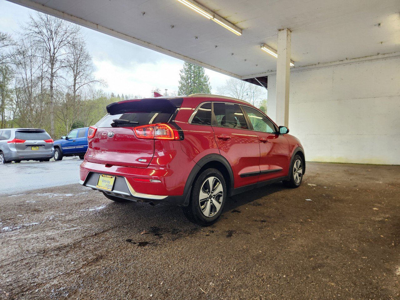 Used 2018 Kia Niro LX image 3