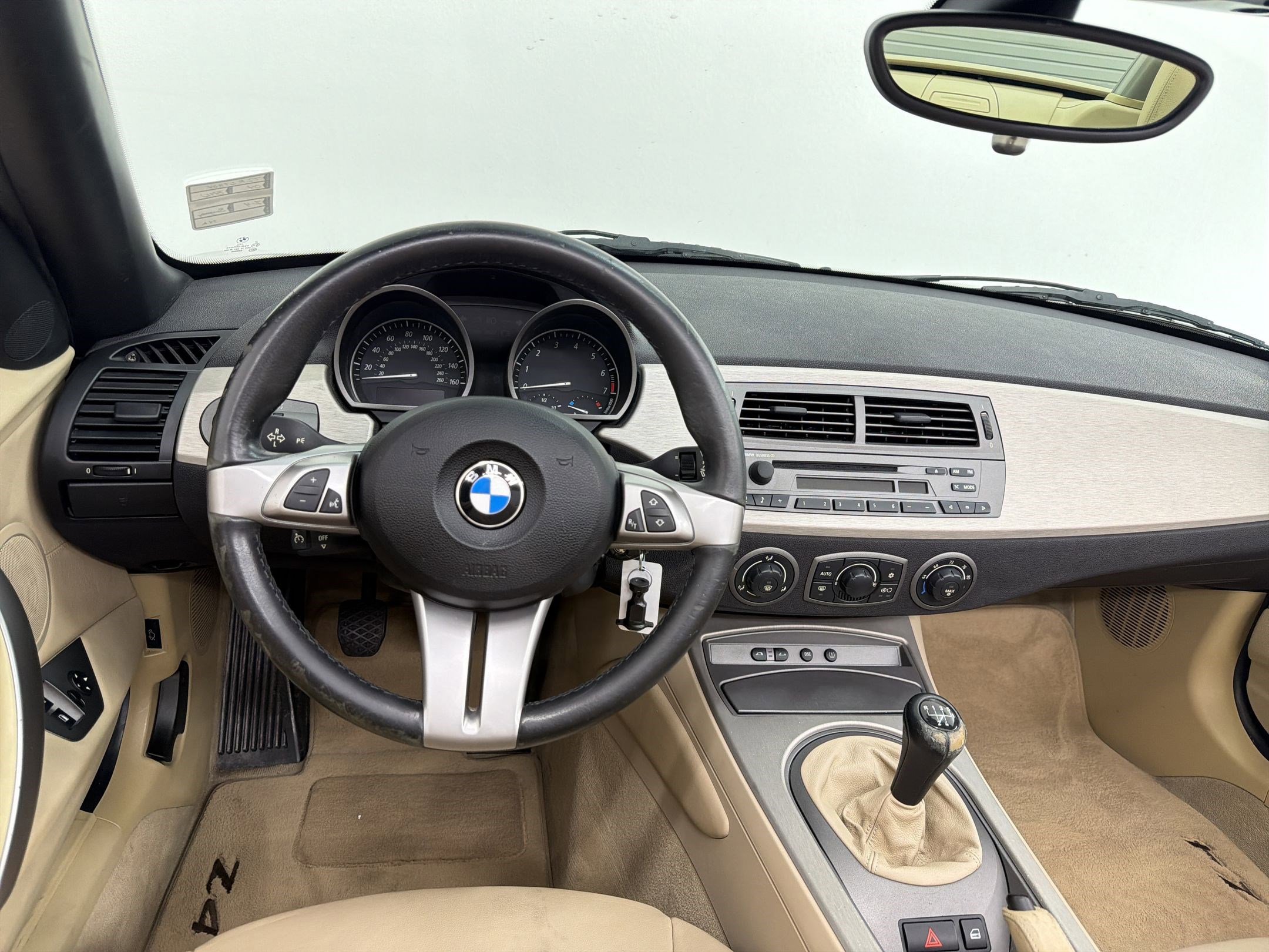 Used 2004 BMW Z4 2.5i image 22