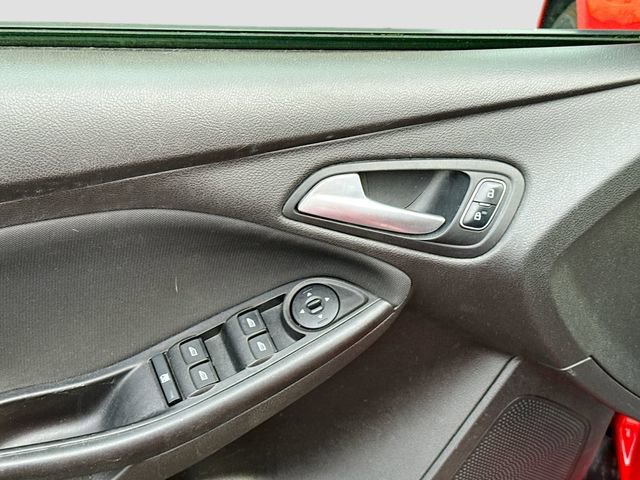 Used 2017 Ford Focus SE image 19