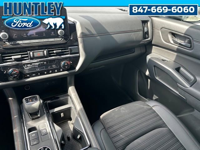 Used 2025 Nissan Pathfinder Rock Creek image 16