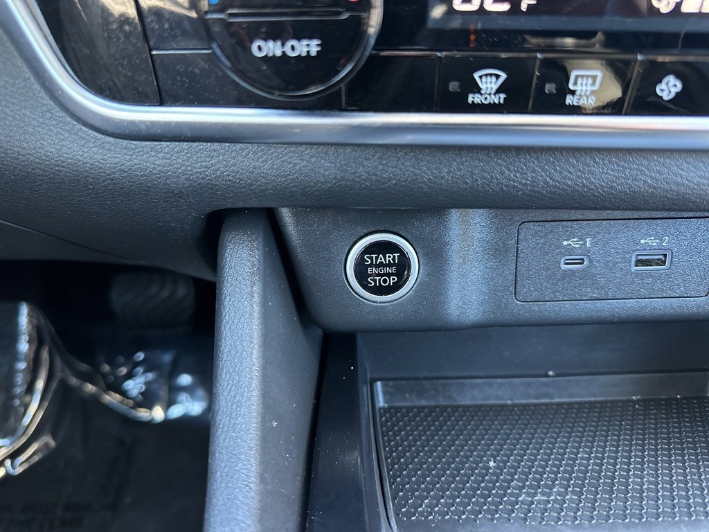 Used 2021 Nissan Rogue SV image 20