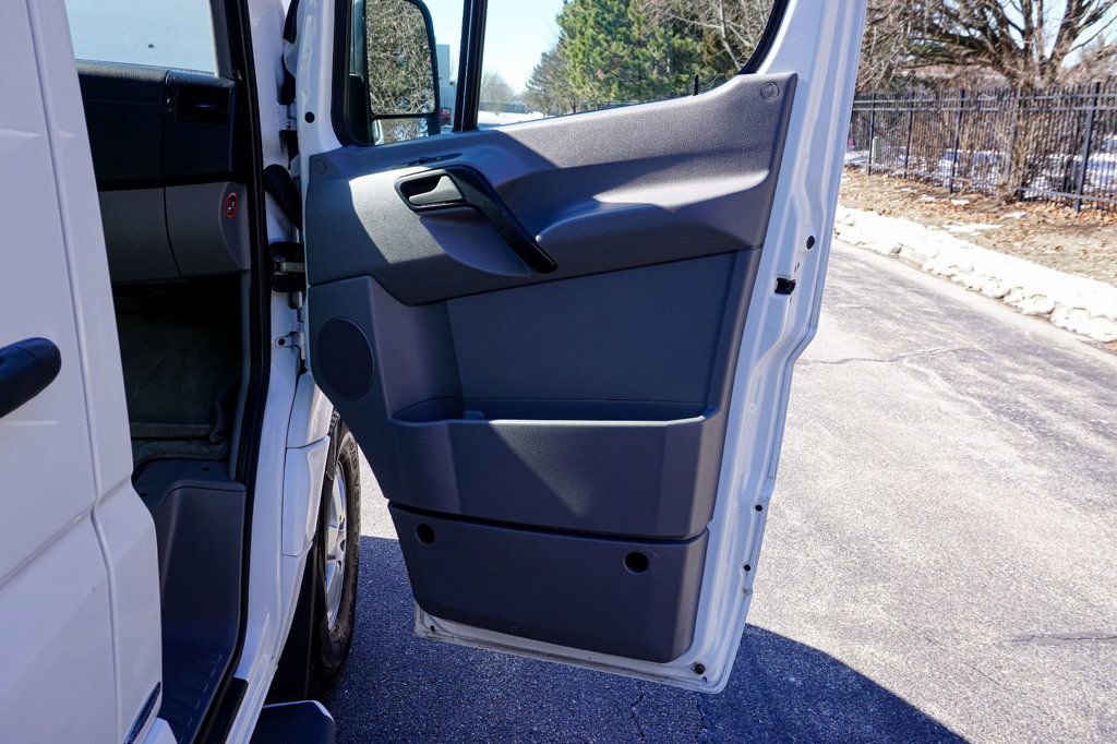 Used 2015 Mercedes-Benz Sprinter 2500 image 15