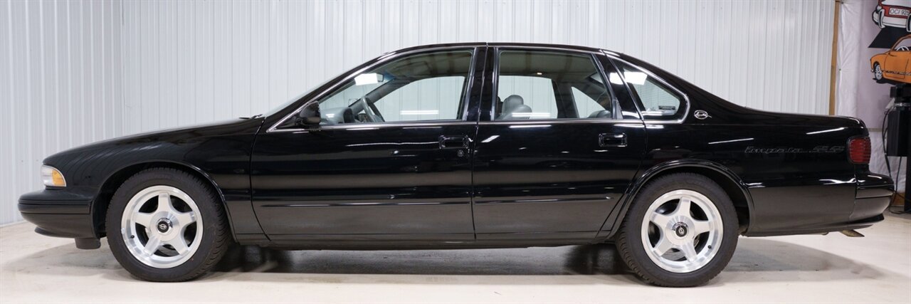Used 1996 Chevrolet Impala SS RWD image 2