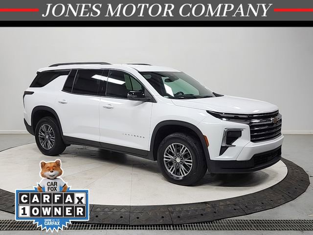 Used 2025 Chevrolet Traverse LT