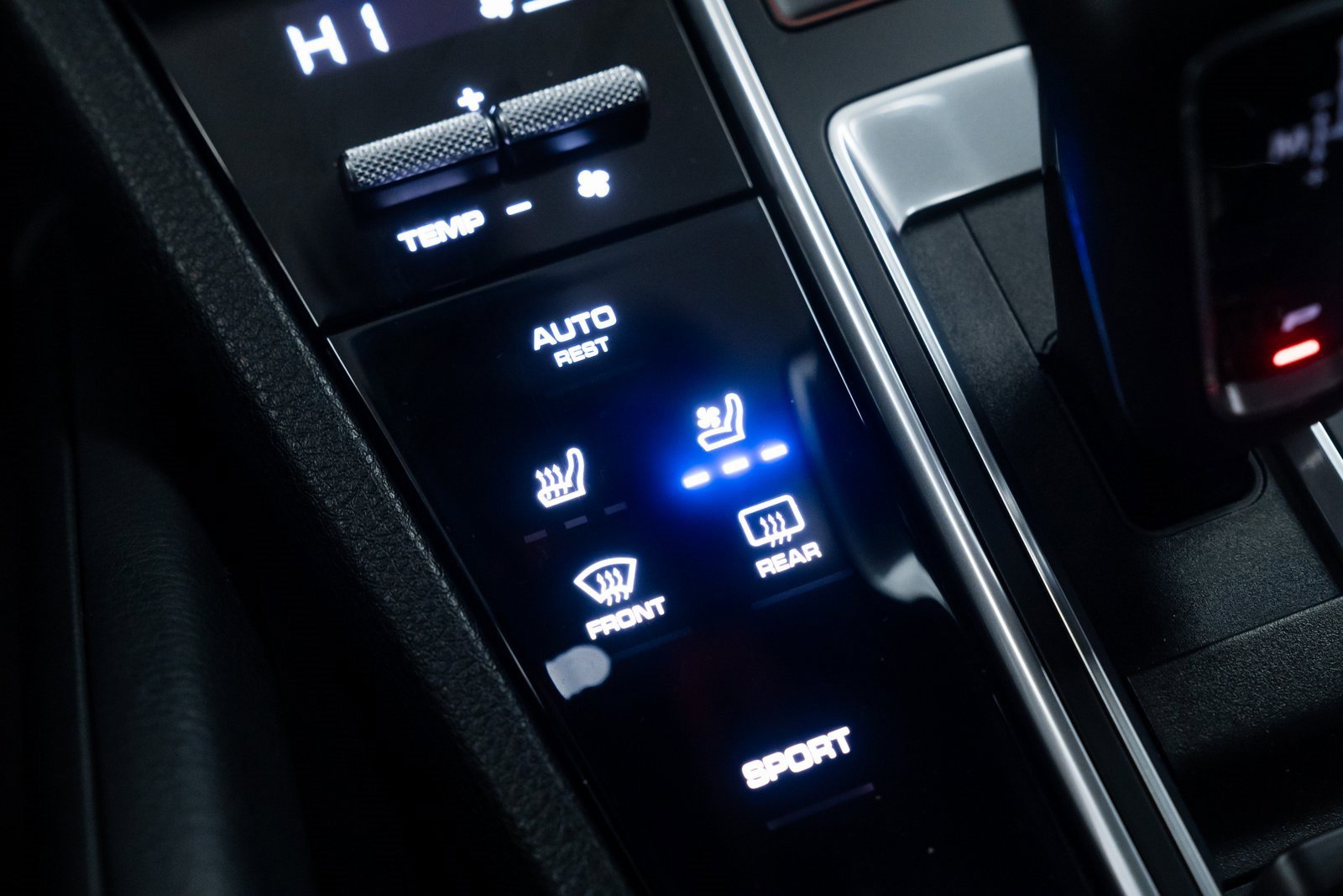 Used 2019 Porsche Cayenne Base image 14