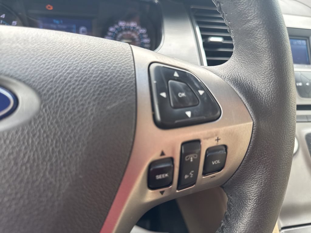 Used 2016 Ford Taurus SEL FWD image 17