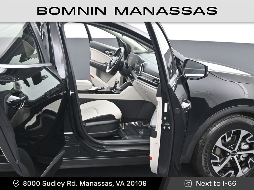 Used 2024 Kia Sportage EX image 9