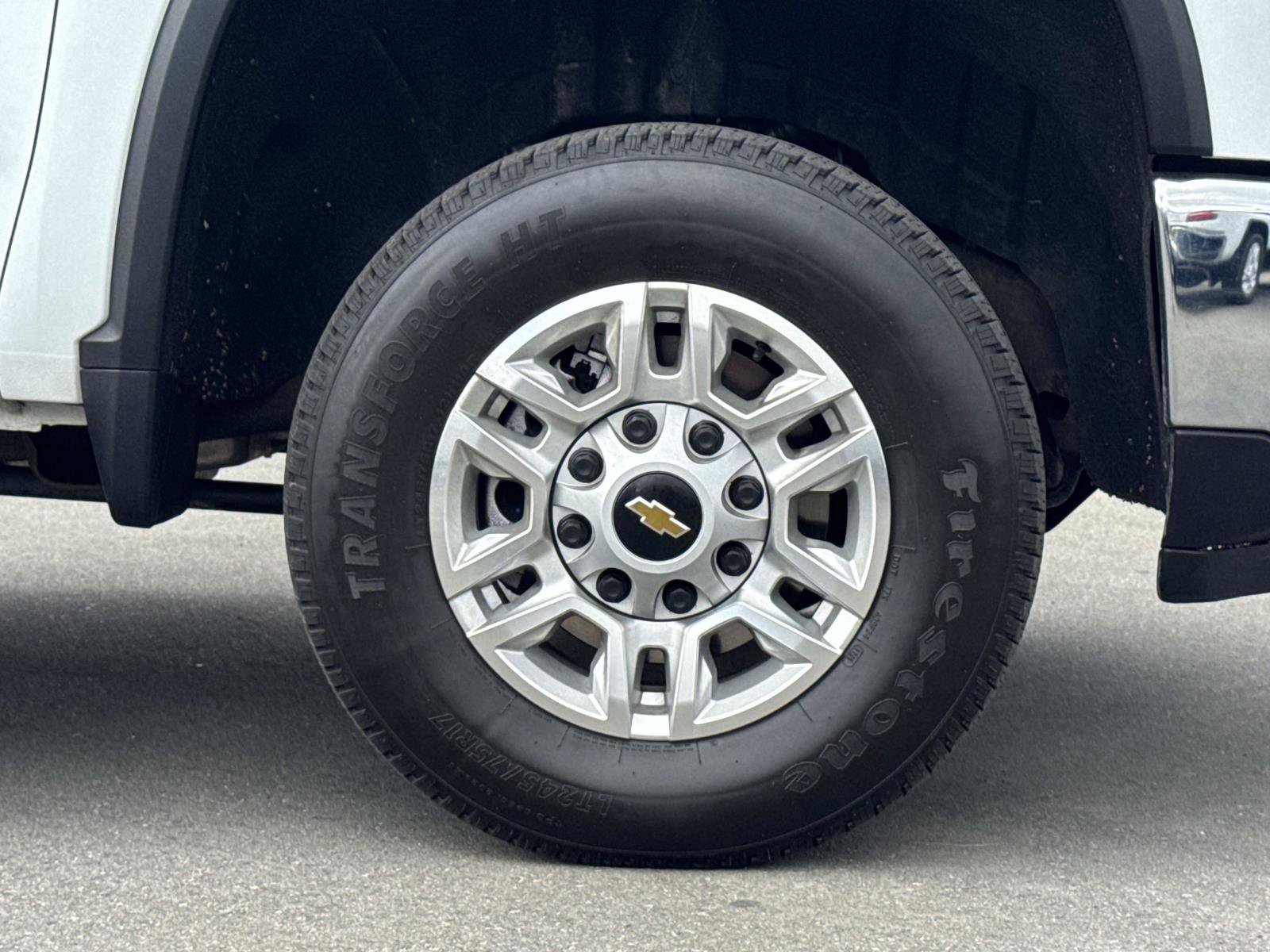 Used 2025 Chevrolet Silverado 2500 LT w/ Convenience Package image 30