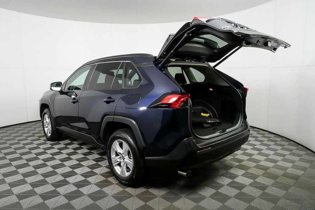 Used 2021 Toyota RAV4 XLE w/ Convenience Package image 31