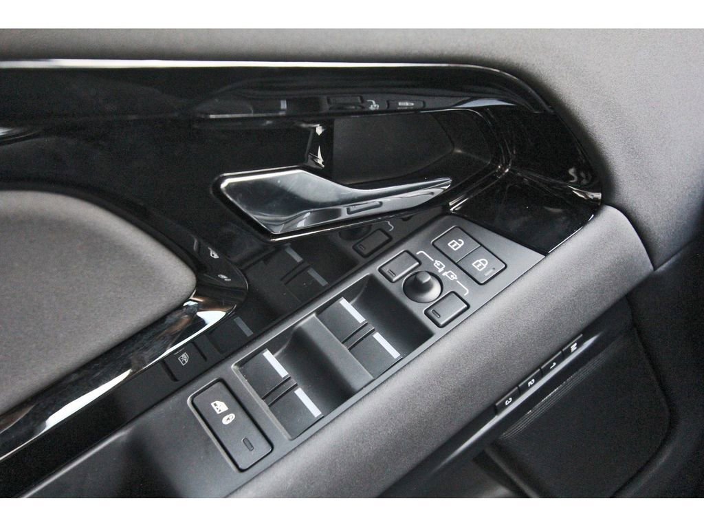 Used 2024 Land Rover Range Rover Evoque S AWD/4WD image 23