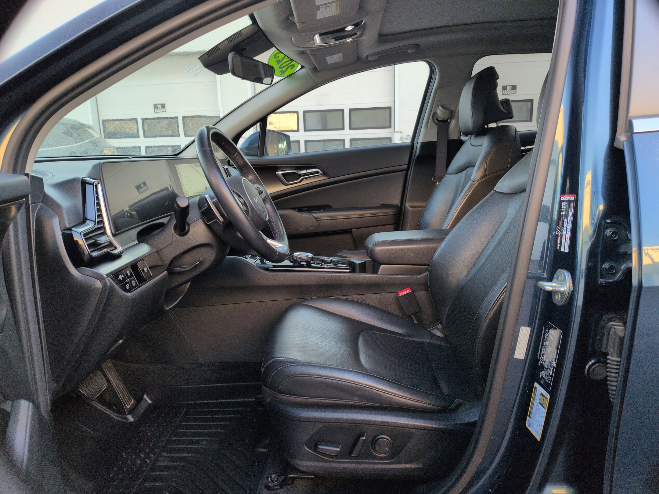 Certified 2023 Kia Sportage EX w/ EX Premium Package image 12