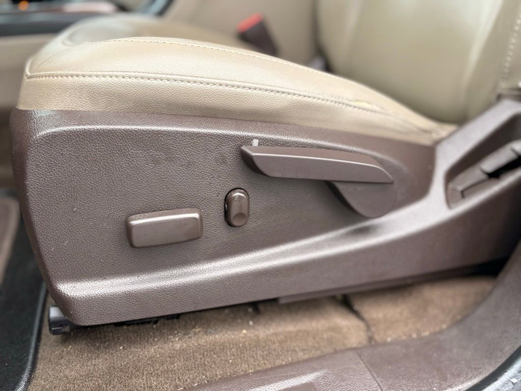 Used 2016 GMC Canyon SLT w/ Trailering Package RWD image 17