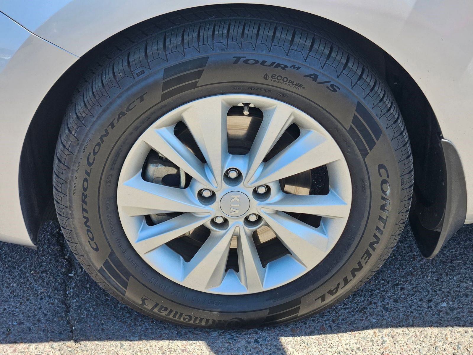 Used 2016 Kia Sedona L FWD image 19