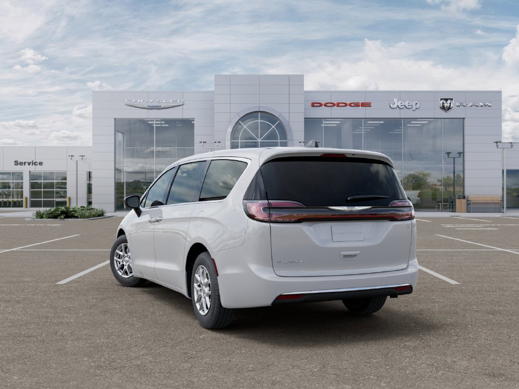 New 2026 Chrysler Pacifica Select FWD image 3