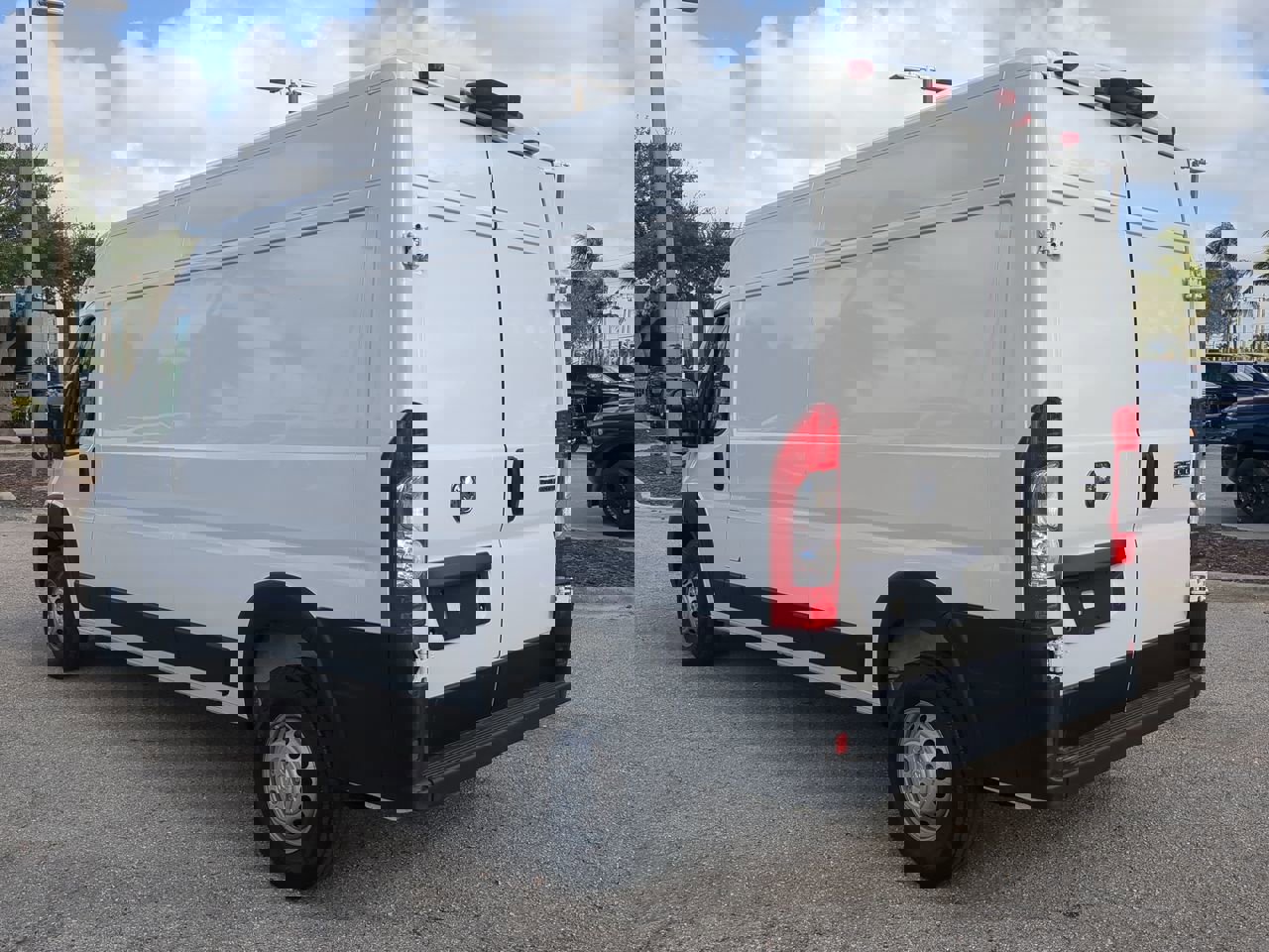 Used 2025 RAM ProMaster 2500 w/ Convenience Group image 7