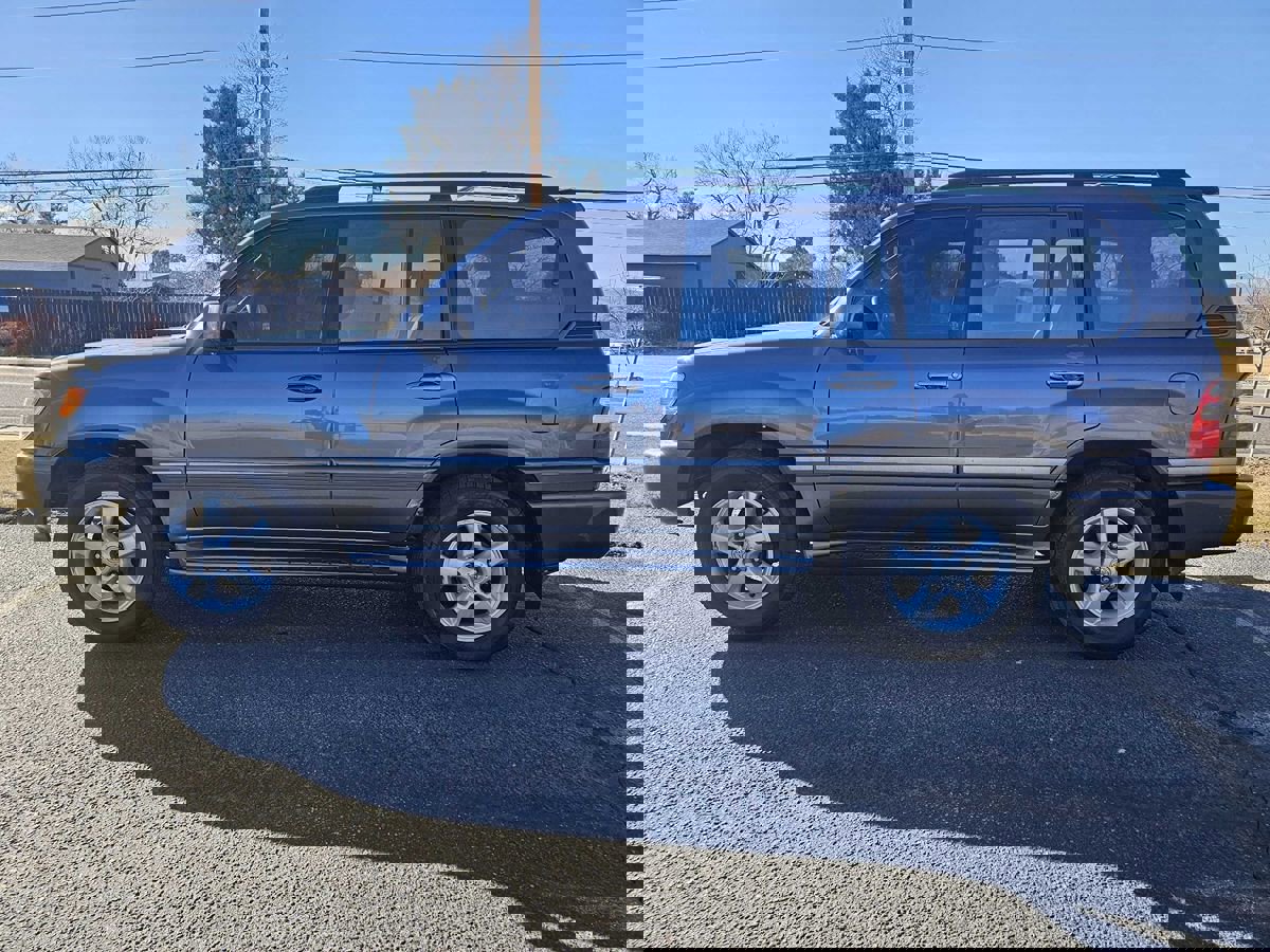 Used 2003 Toyota Land Cruiser image 2