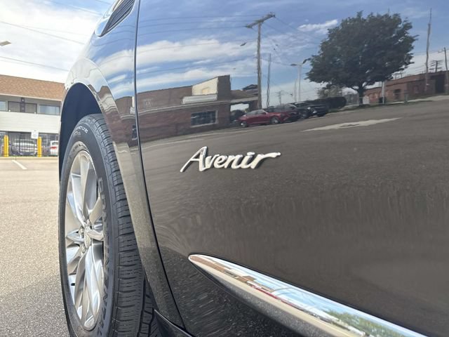 Used 2022 Buick Enclave Avenir w/ Avenir Technology Package AWD/4WD image 12