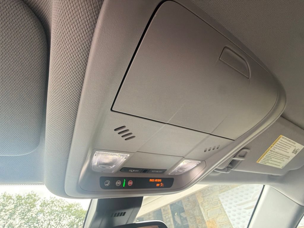 Used 2023 GMC Terrain SLE FWD image 17