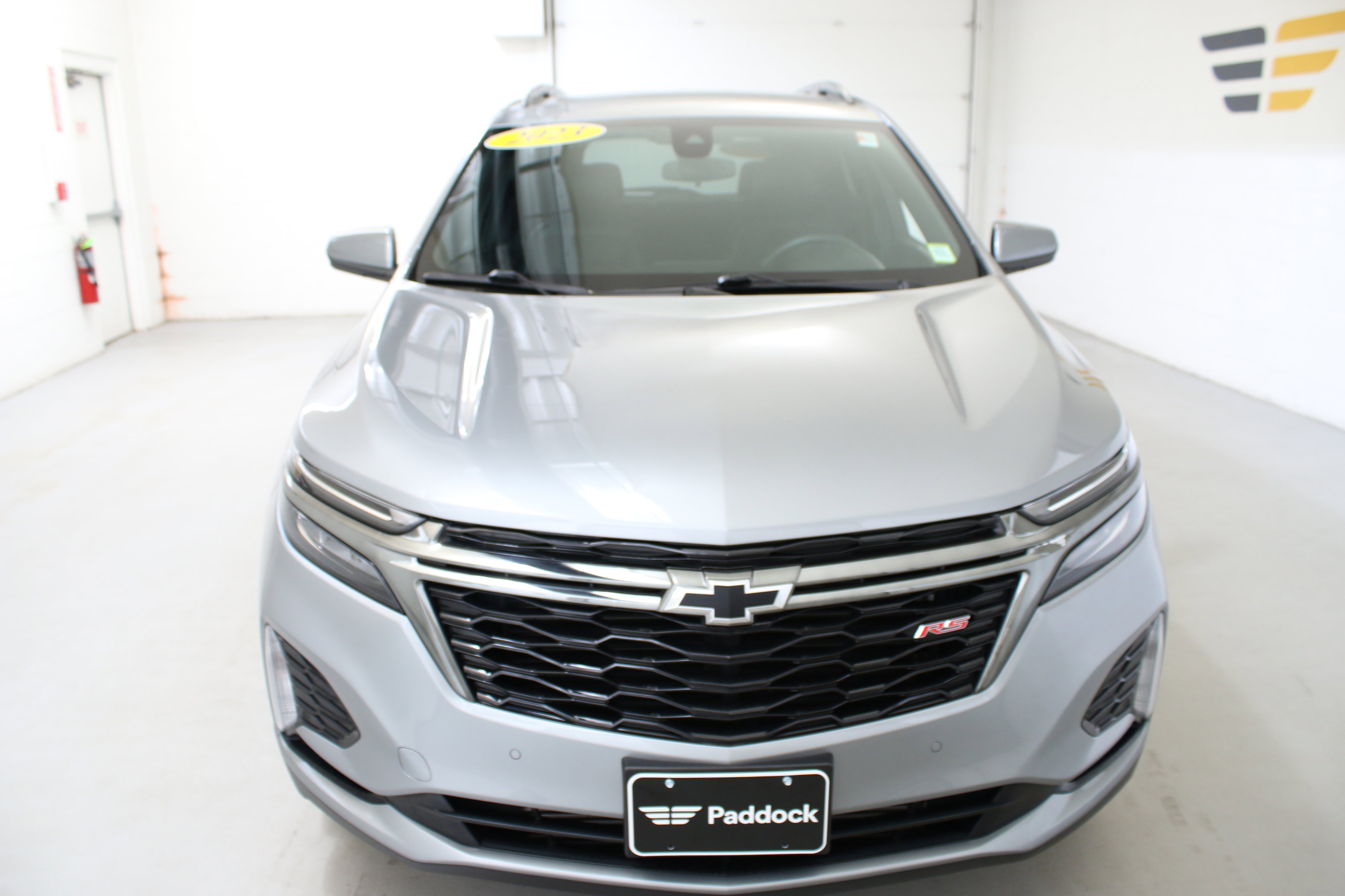 Used 2023 Chevrolet Equinox RS AWD/4WD image 2