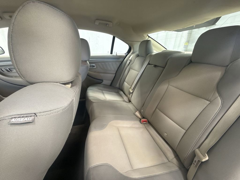 Used 2015 Ford Taurus SEL FWD image 34
