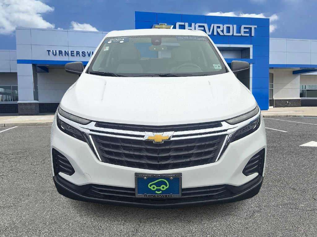 Certified 2024 Chevrolet Equinox LS w/ Driver Confidence II Package FWD image 2