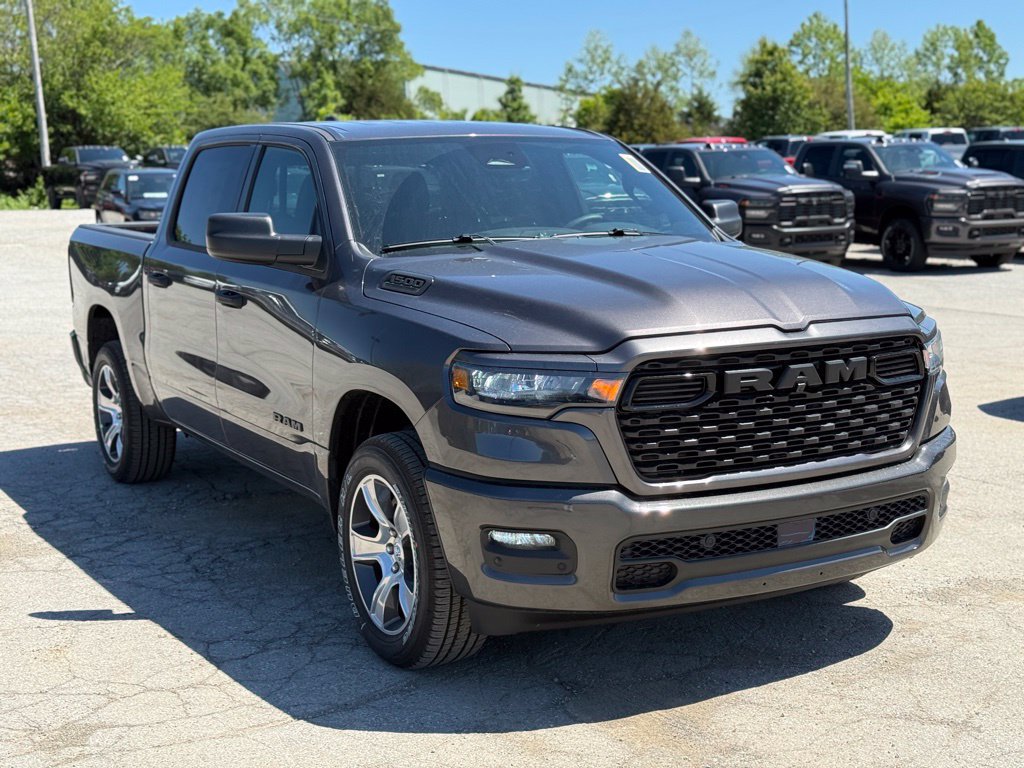 New 2026 RAM 1500 Express AWD/4WD image 4