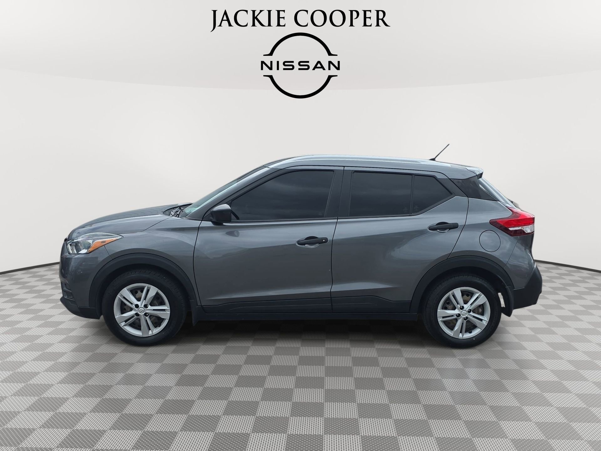 Used 2018 Nissan Kicks S FWD image 8