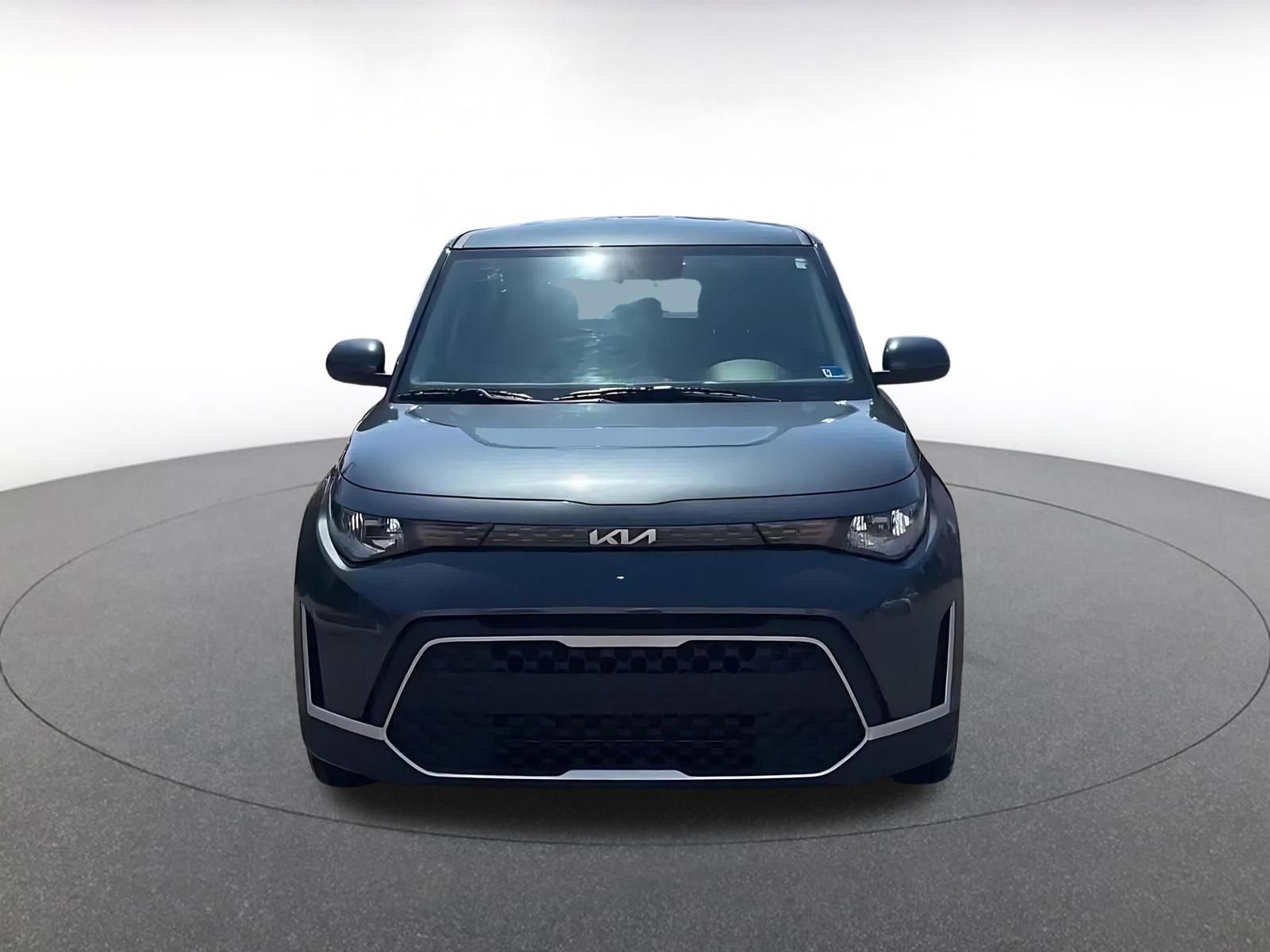 Used 2025 Kia Soul LX w/ LX Technology Package FWD image 4