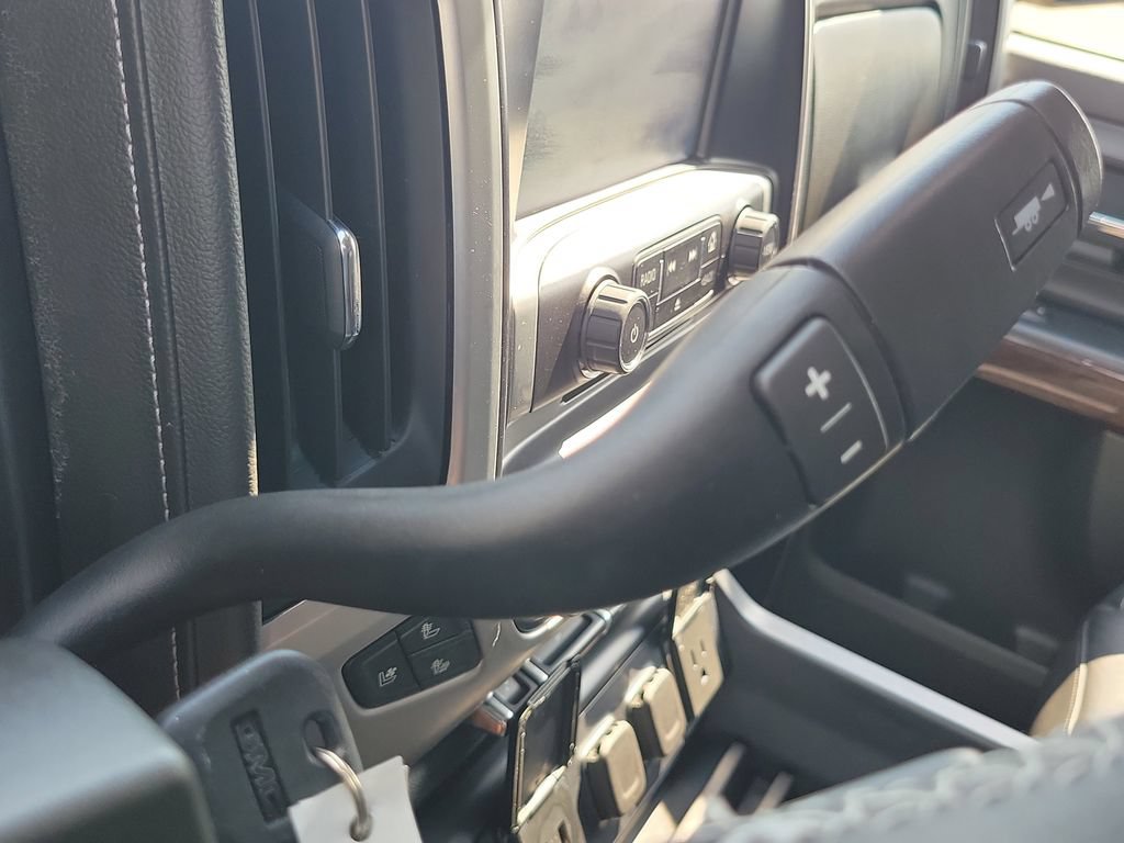 Used 2018 GMC Sierra 1500 SLT AWD/4WD image 29