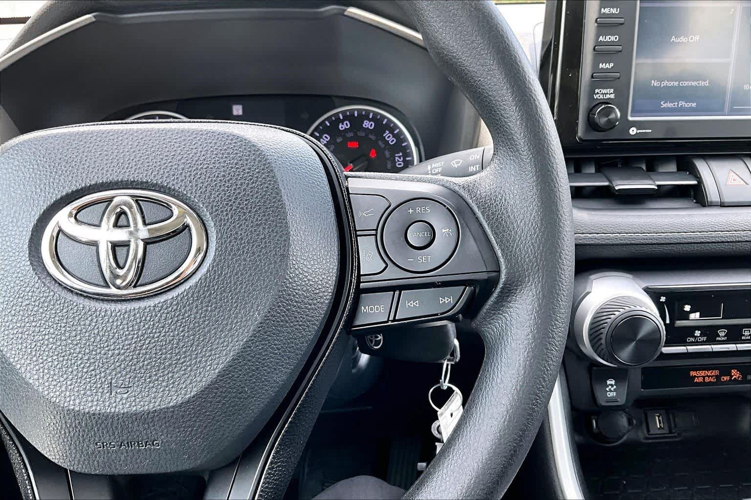 Used 2021 Toyota RAV4 LE FWD image 25